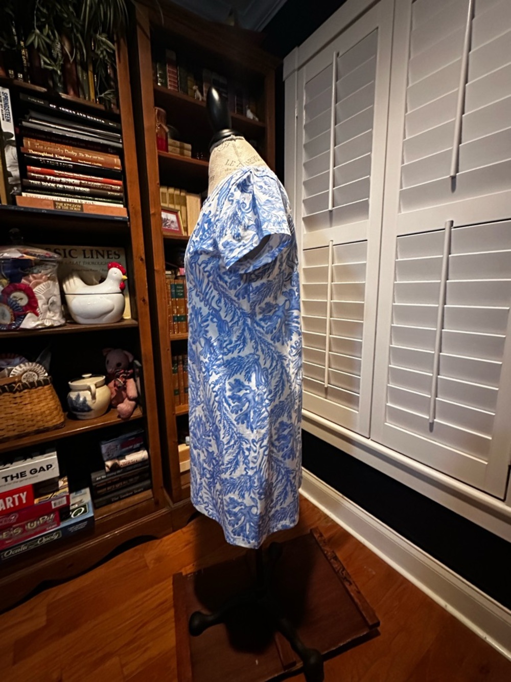 Lilly Pulitzer Blue & White Short Sleeve Embroidered V-Neck Dress - Picture 2 of 10